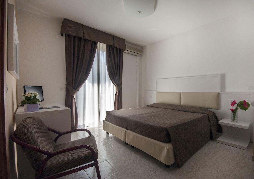 Rina Hotel Альгеро Екстер'єр фото